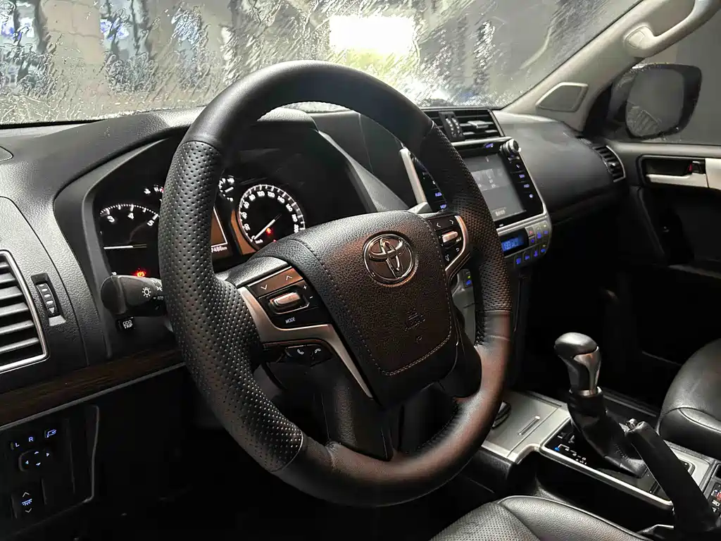 Toyota Prado 2018 — фото 16