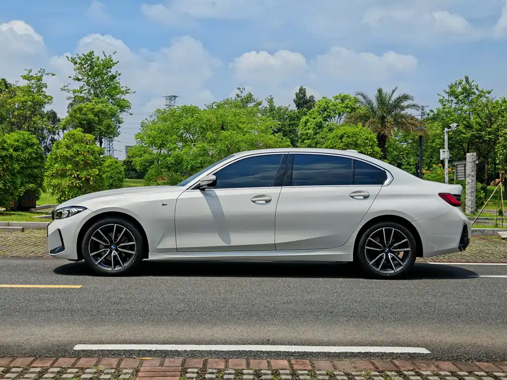 BMW 3 Series 2023 — фото 10