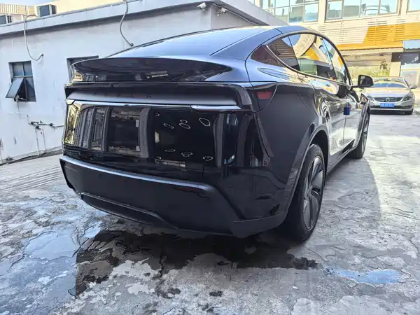 Tesla Model Y 2026