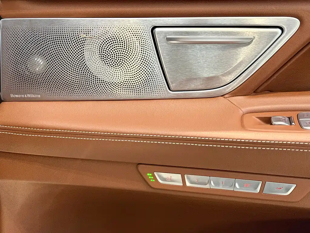 BMW 7 Series 2018 — фото 13