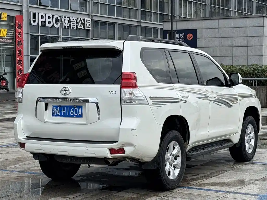 Toyota Prado 2010 — фото 12