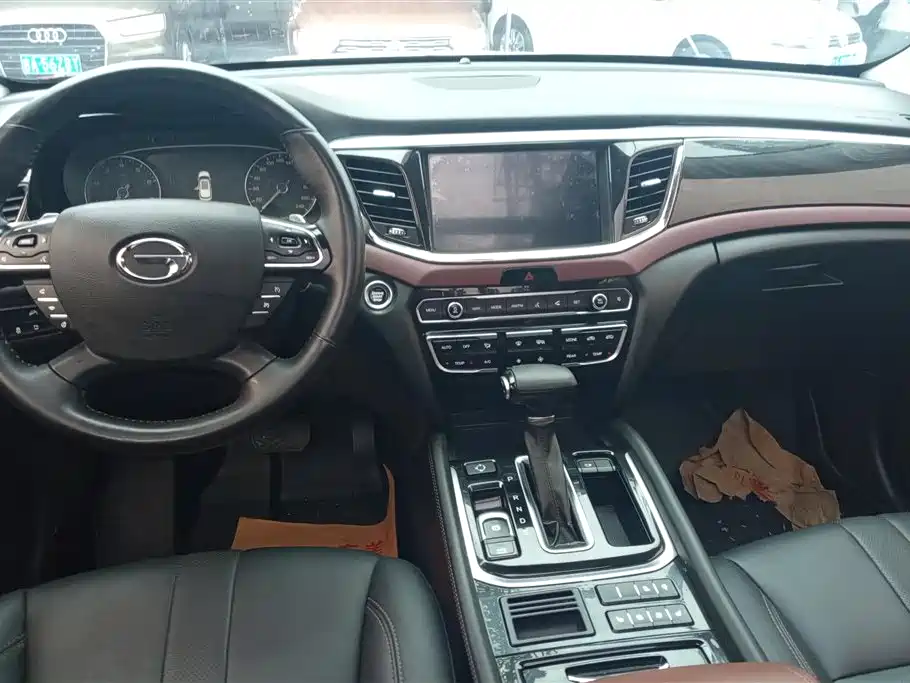 GAC Motor Trumpchi GS8 2017 — фото 12