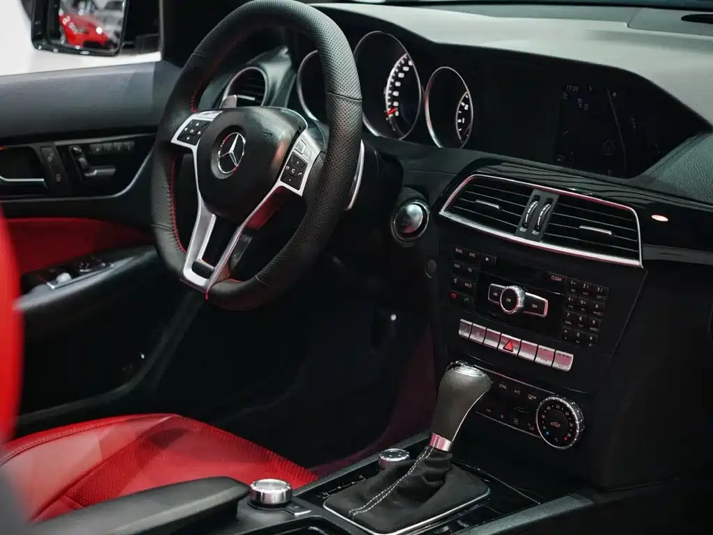 Mercedes-Benz C-Class AMG 2015 — фото 9