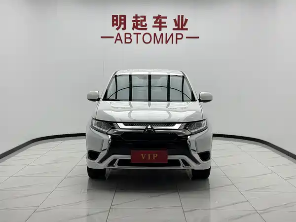 Mitsubishi Outlander 2023