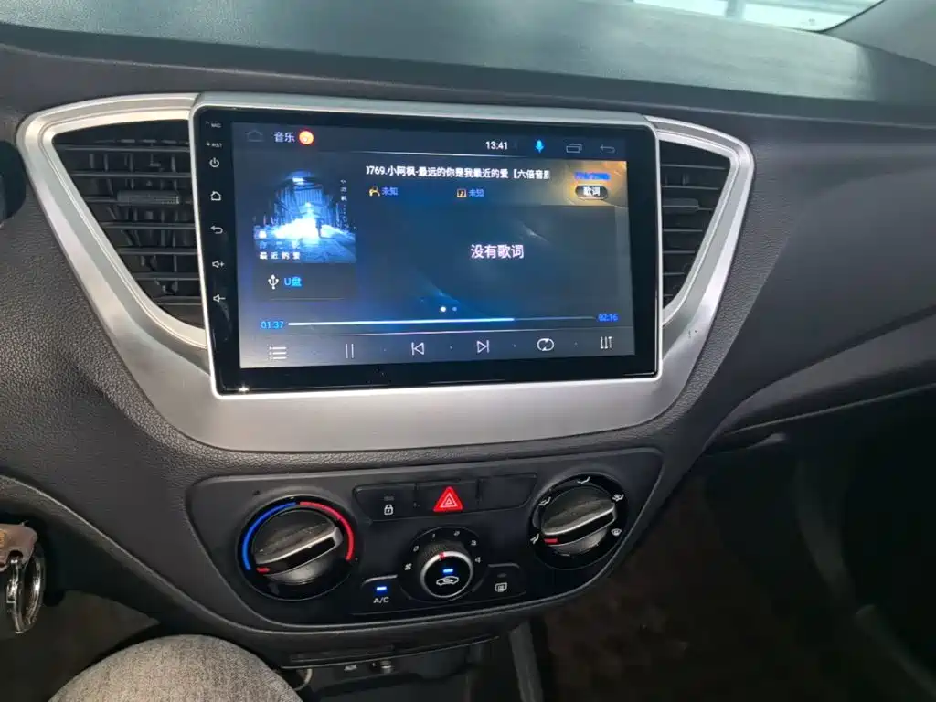 Hyundai Verna 2018 — фото 13