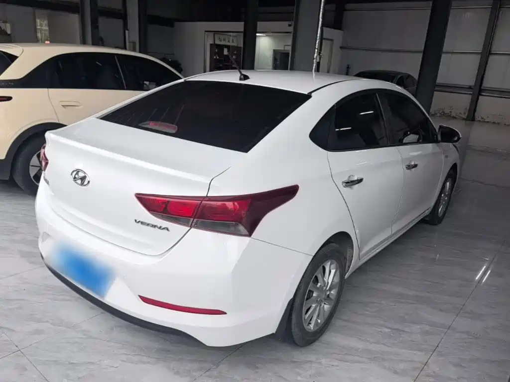Hyundai Verna 2018 — фото 7