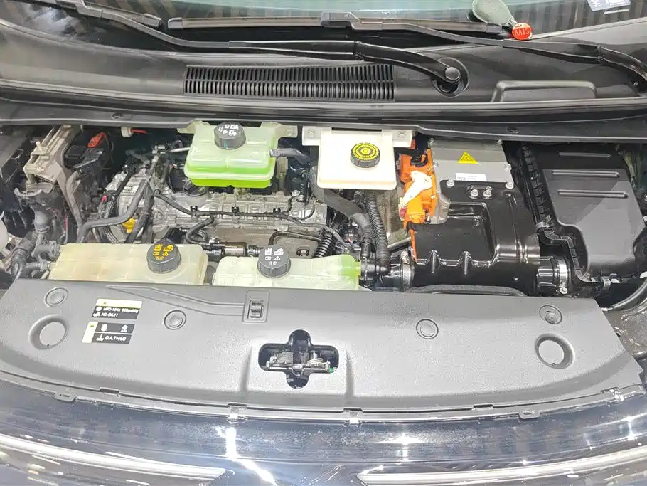 GAC Motor E8 PHEV 2024 — фото 10