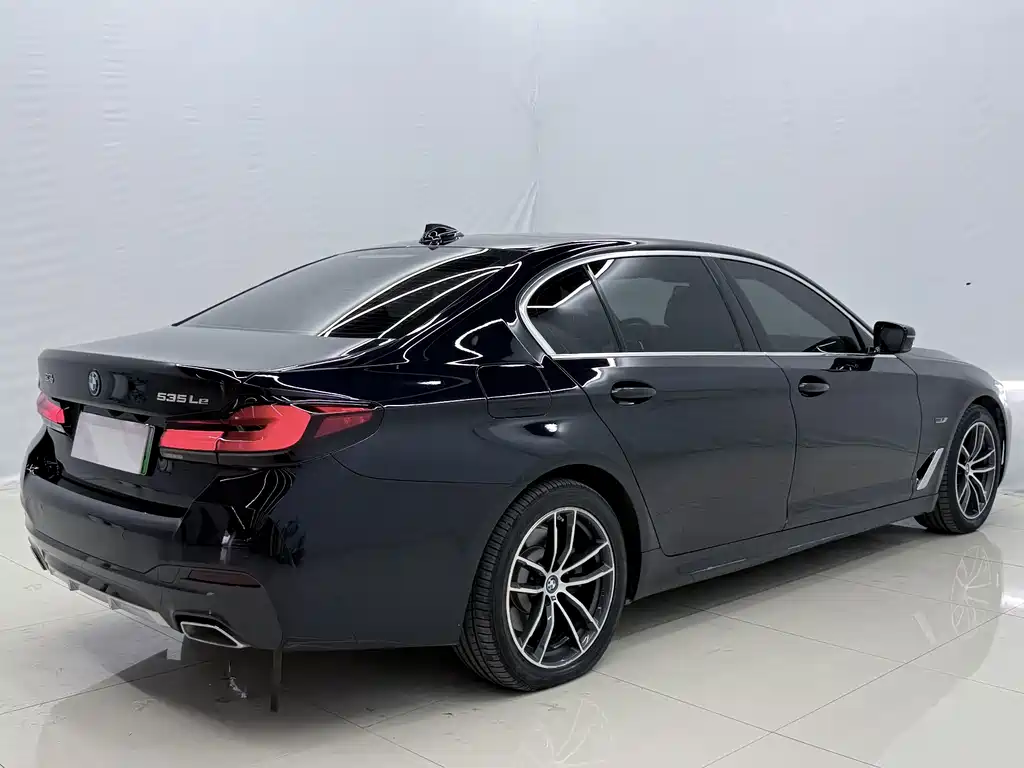 BMW 5 Series New Energy 2023 — фото 12