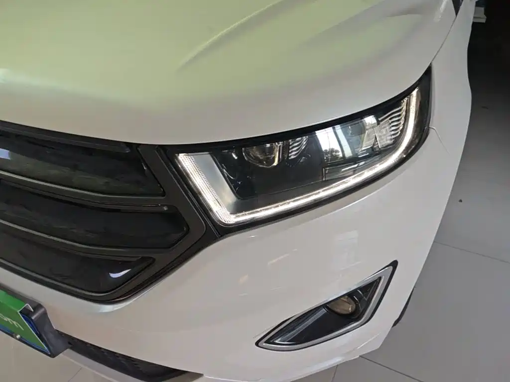Ford Edge 2018 — фото 24