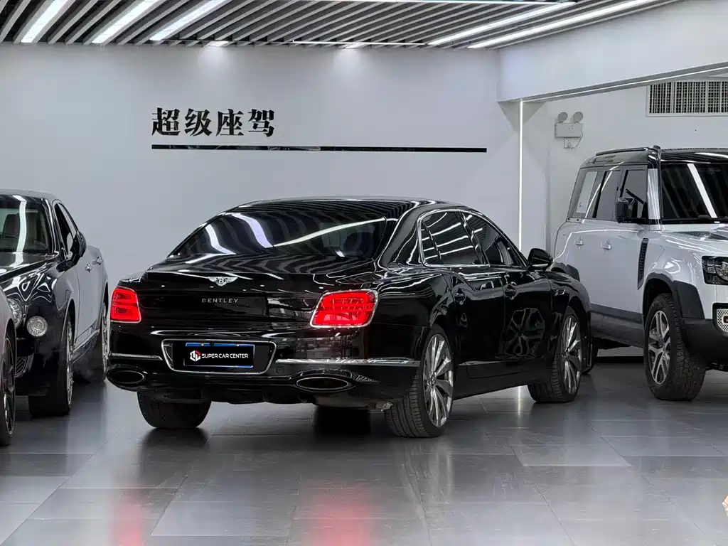 Bentley Flying Spur 2015 — фото 11