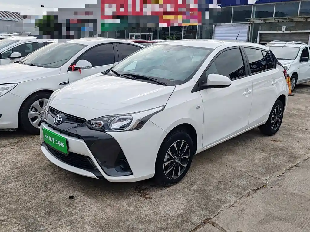 Toyota Yaris L 2022