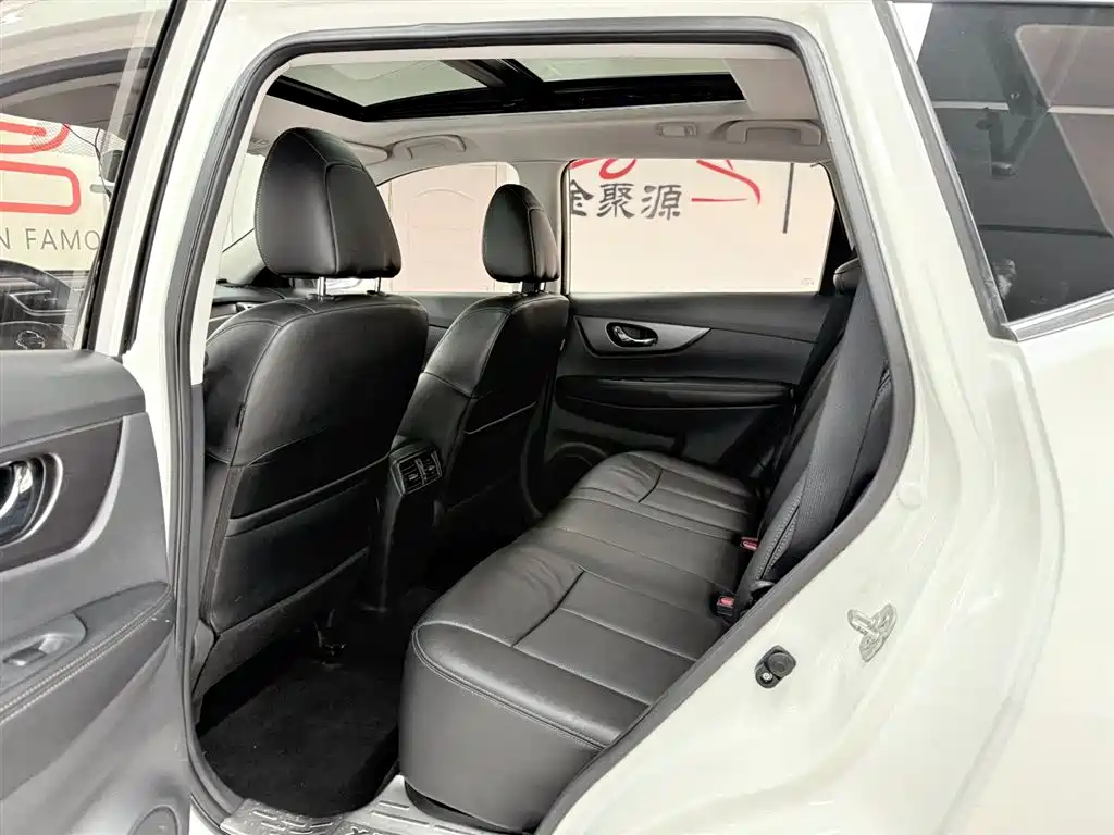 Nissan X-Trail 2016 — фото 10