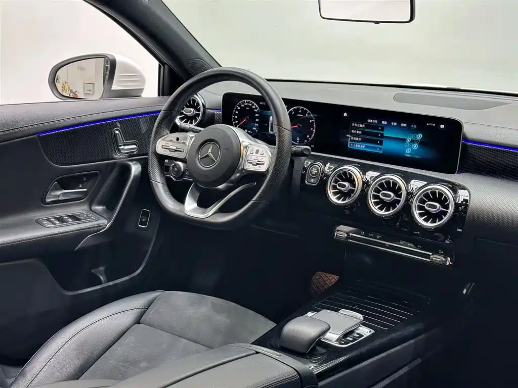 Mercedes-Benz A-Class 2019 — фото 13