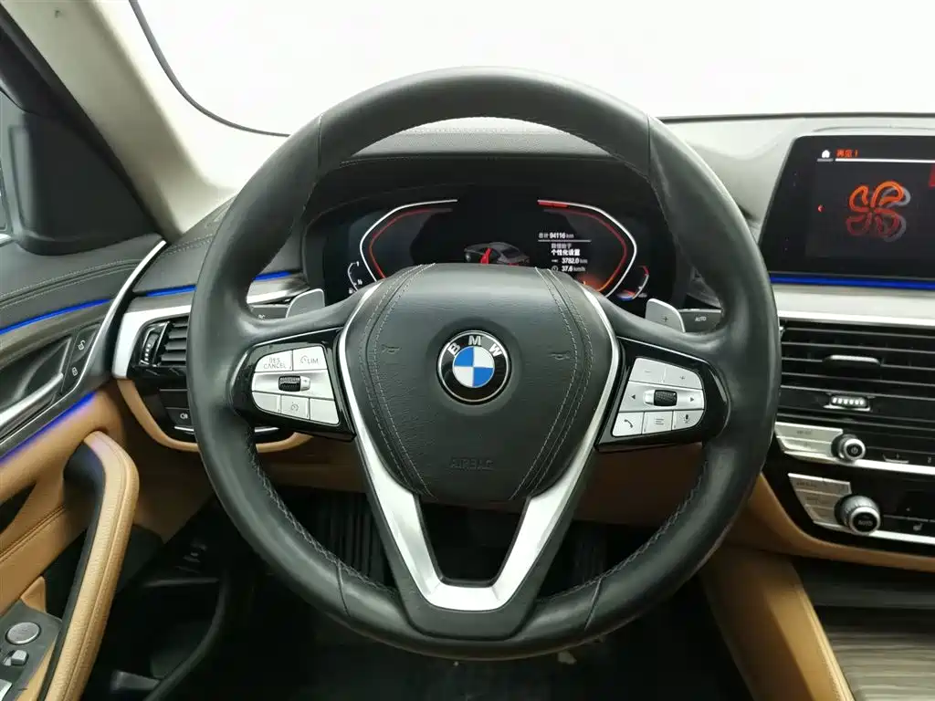 BMW 5 Series 2020 — фото 11
