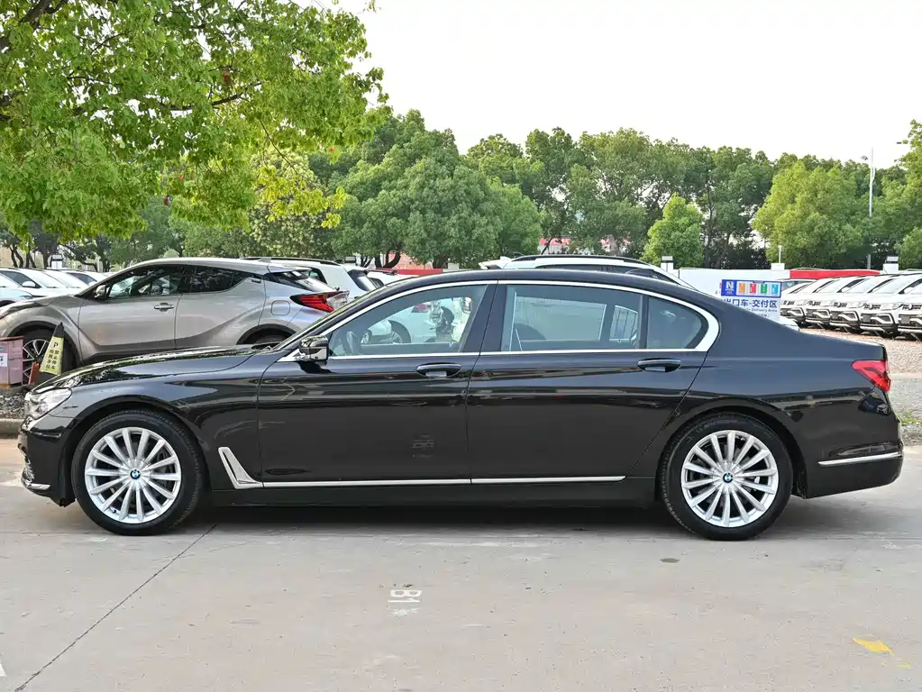 BMW 7 Series 2016 — фото 3