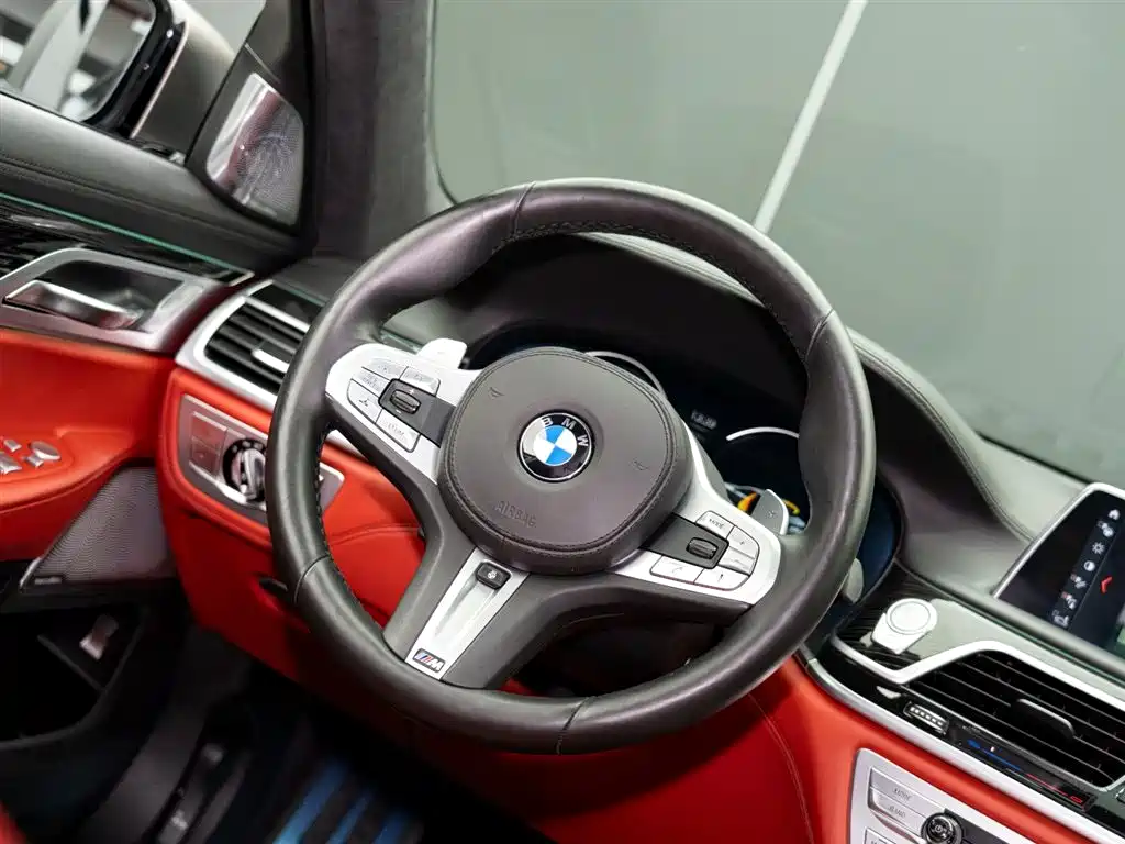 BMW 7 Series 2018 — фото 15