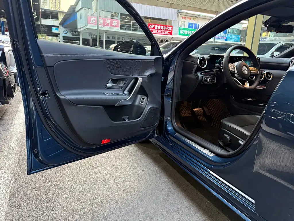 Mercedes-Benz A-Class 2019 — фото 9