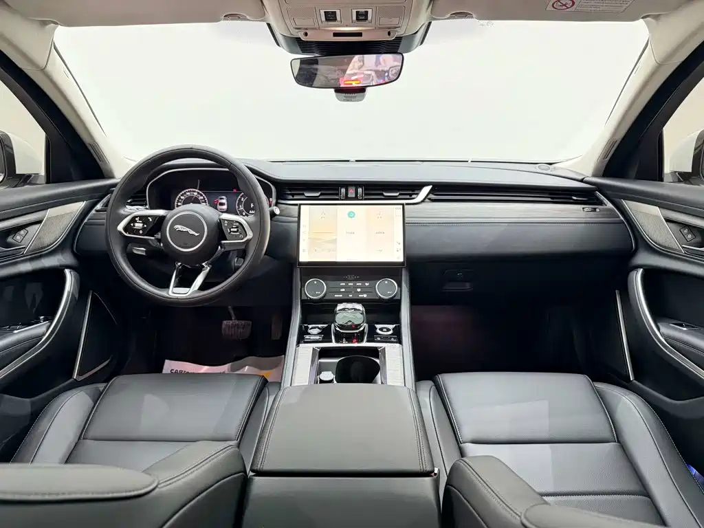 Jaguar XFL 2023 — фото 13