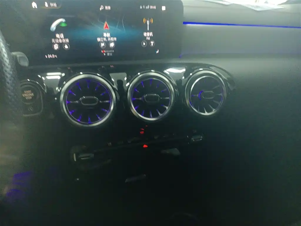 Mercedes-Benz CLA 2021 — фото 13