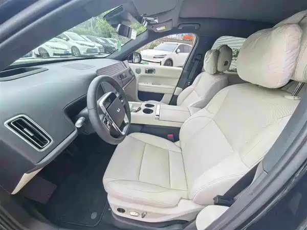 Li Auto L6 2024