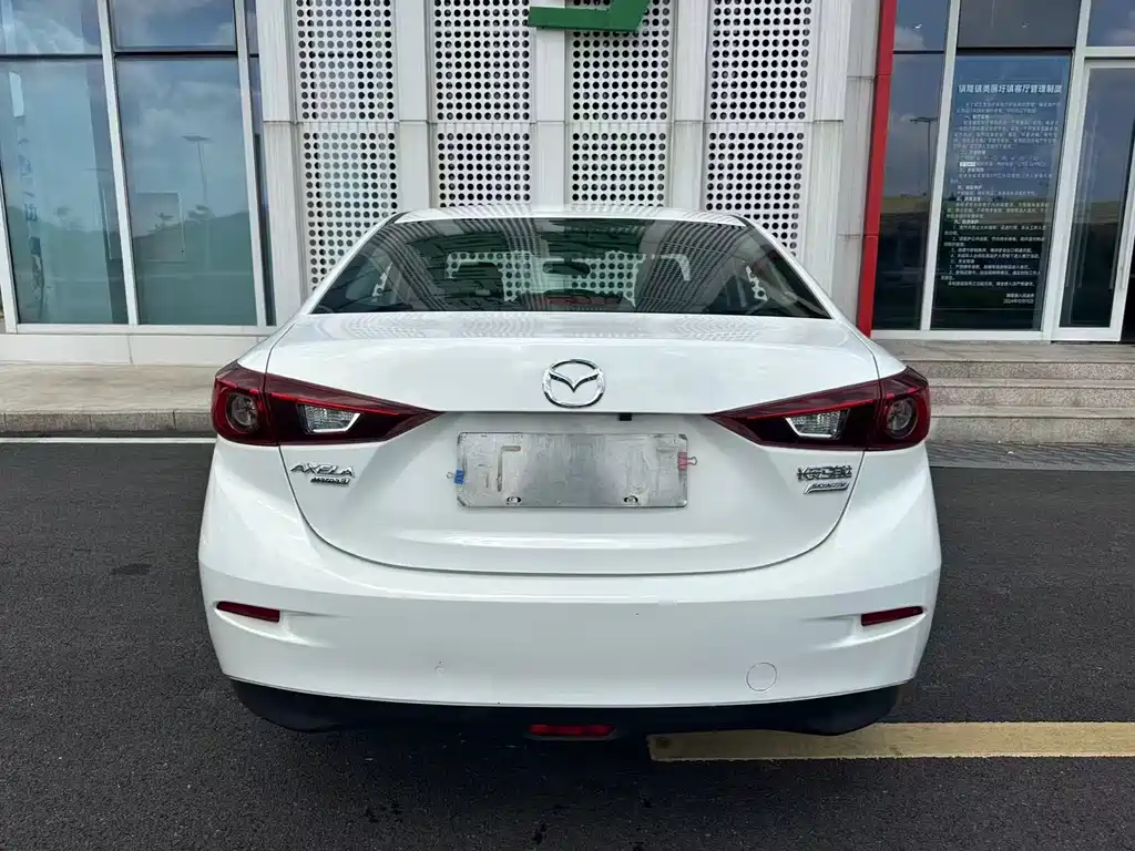 Mazda 3 Axela 2016 — фото 27