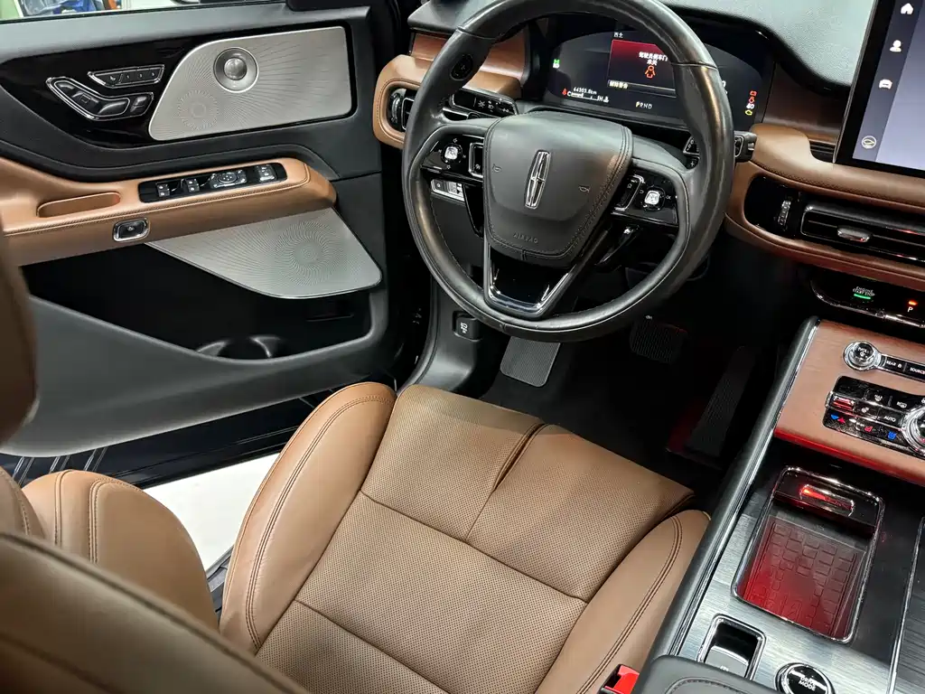 Lincoln Aviator 2022 — фото 16