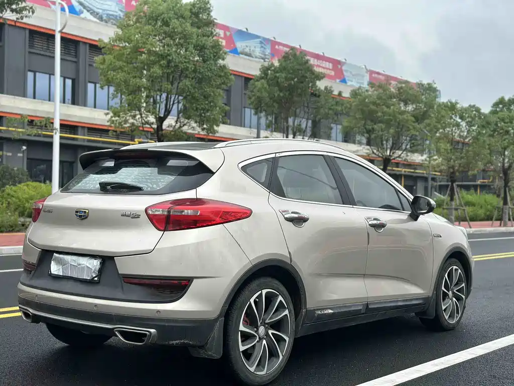 Geely Emgrand GS 2016 — фото 9