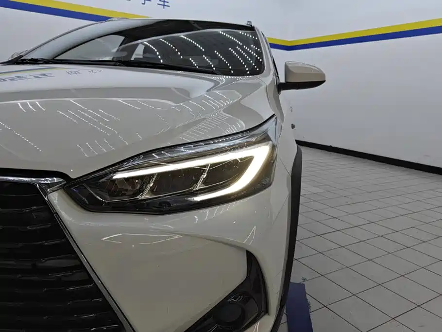 Toyota Yaris L 2021