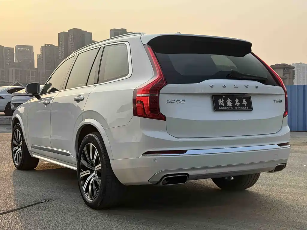 Volvo XC90 2020 — фото 16