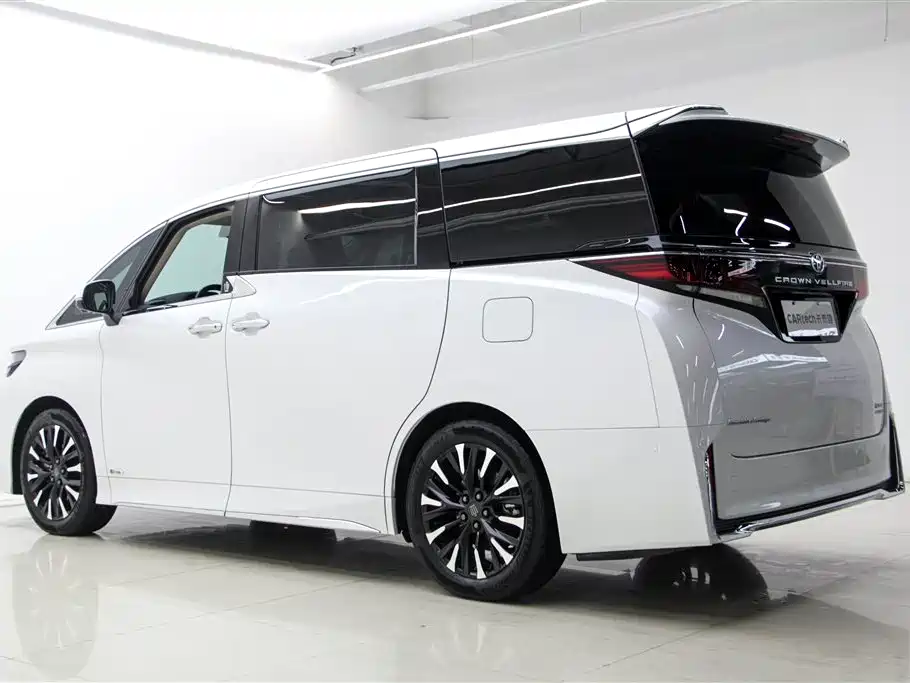 Toyota Vellfire 2024 — фото 7