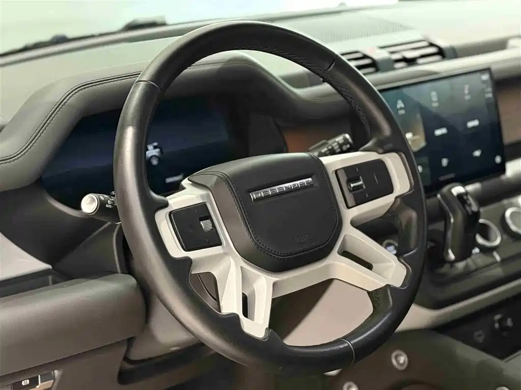 Land Rover Defender 2023 — фото 14