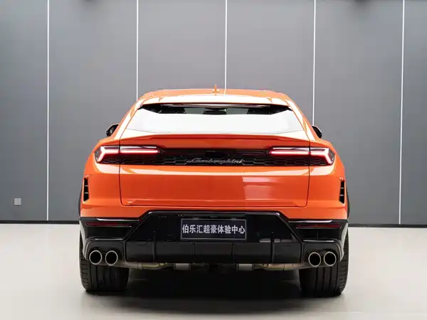 Lamborghini Urus SE 2025