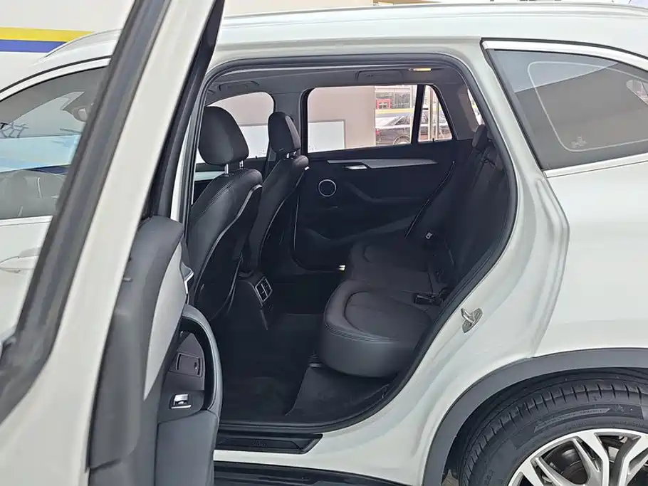 BMW X1 2019 — фото 11