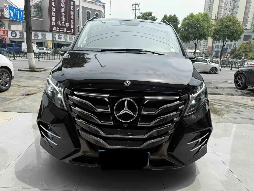 Mercedes-Benz V-Class 2023 — фото 2