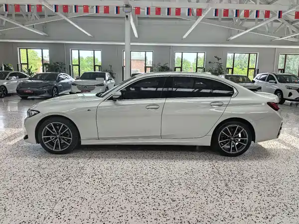 BMW 3 Series 2023