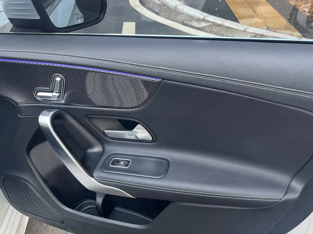 Mercedes-Benz A-Class 2023 — фото 12