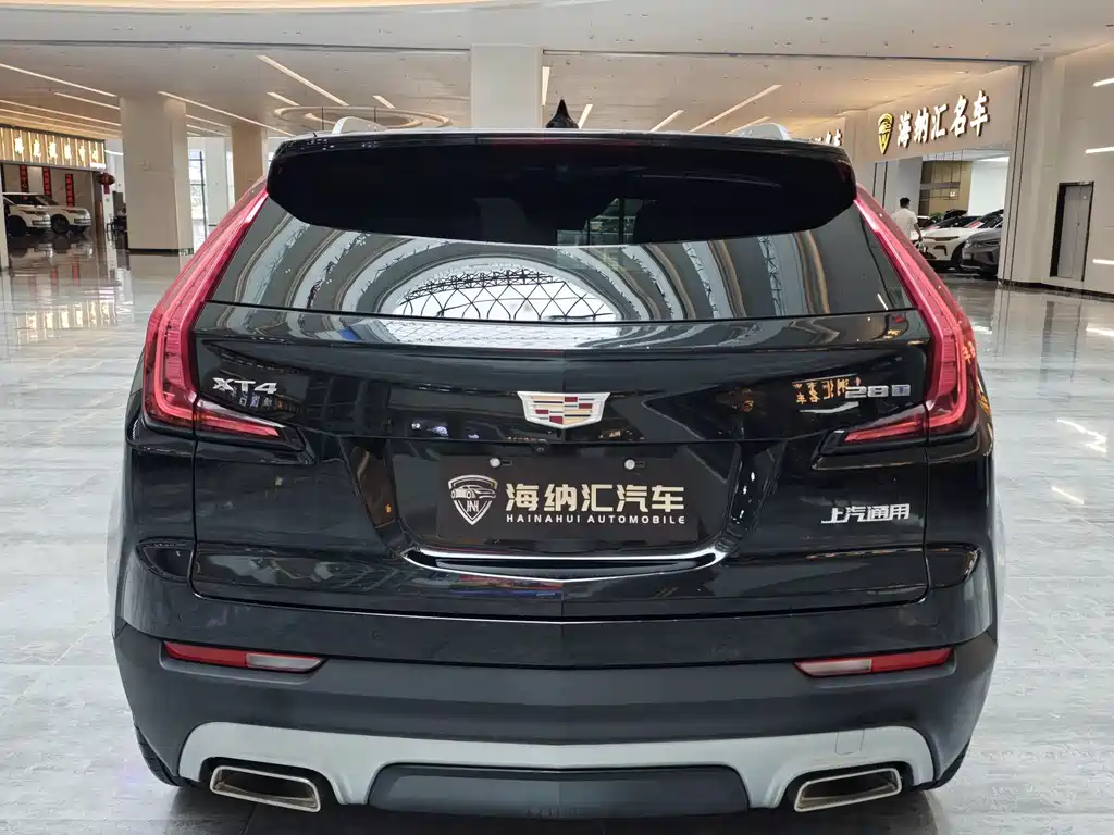 Cadillac XT4 2022 — фото 5