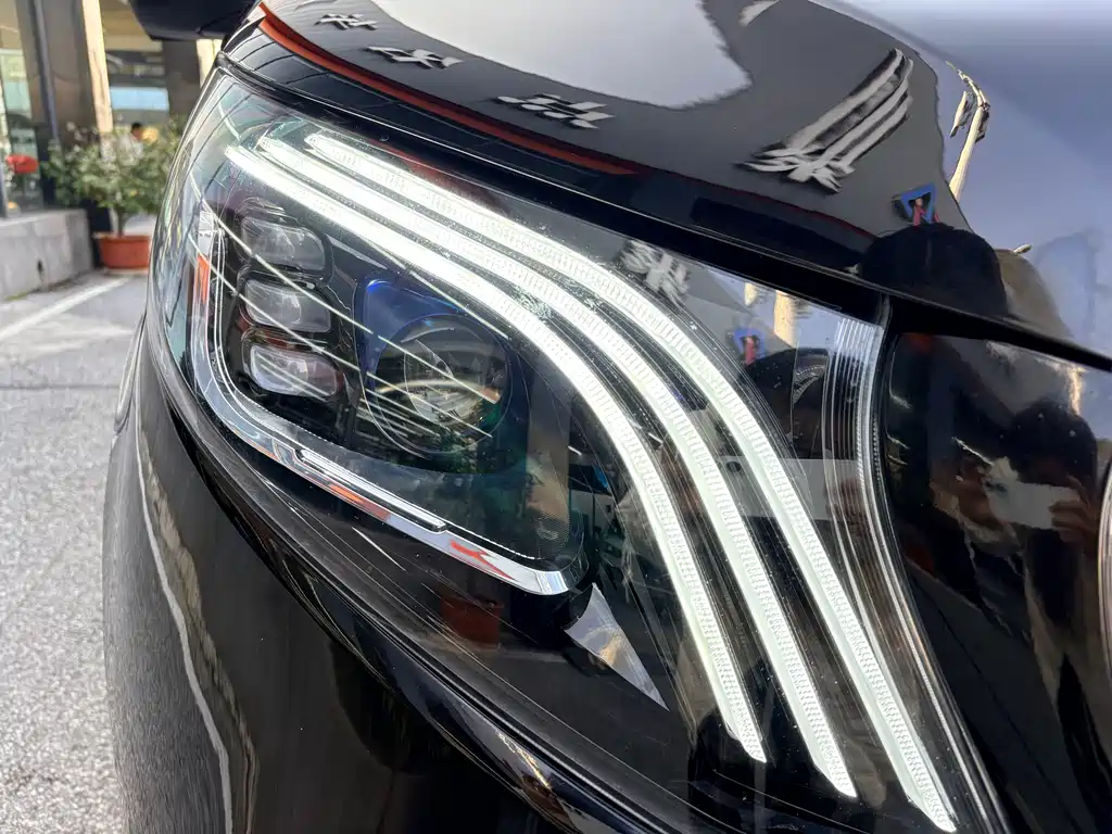 Mercedes-Benz Vito 2023 — фото 10