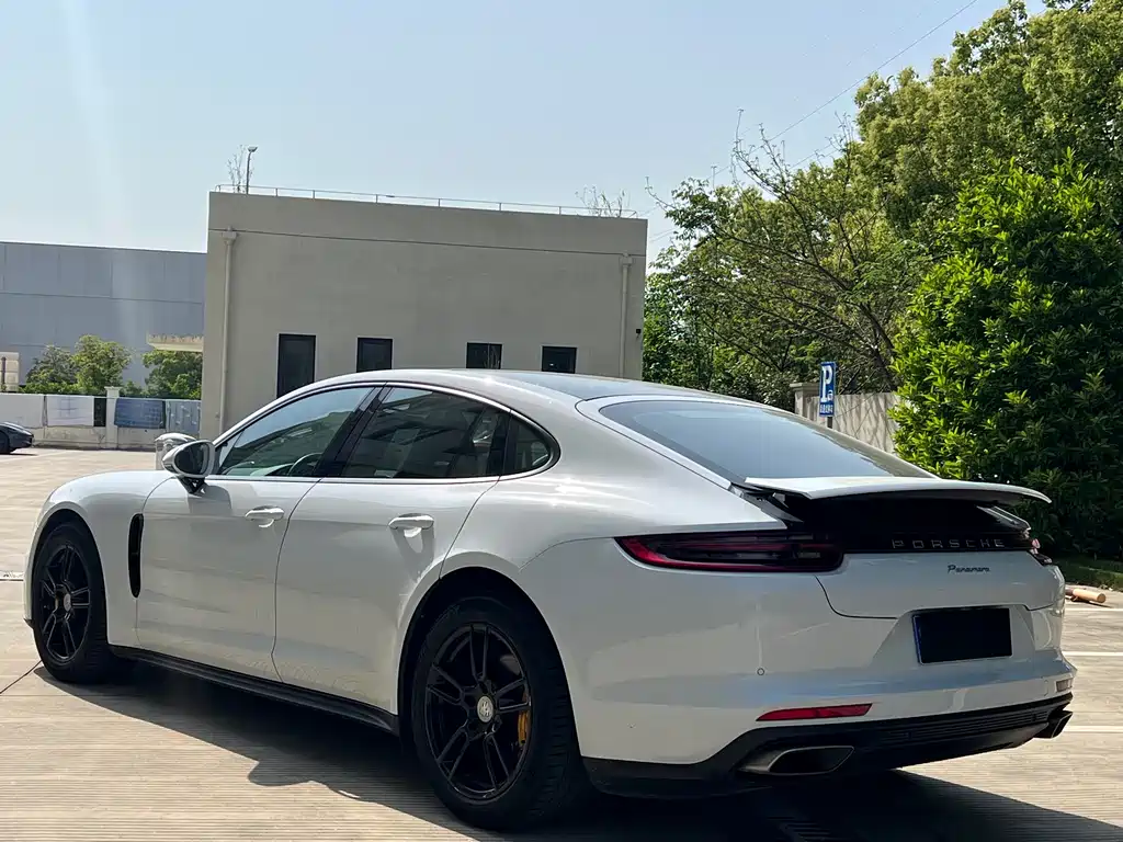 Porsche Panamera 2019 — фото 15