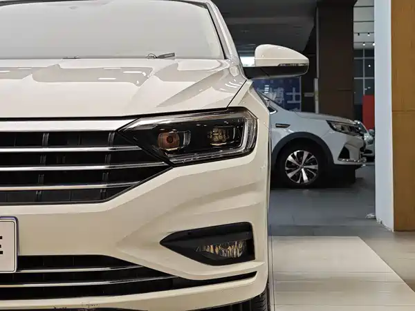 Volkswagen Sagitar 2021