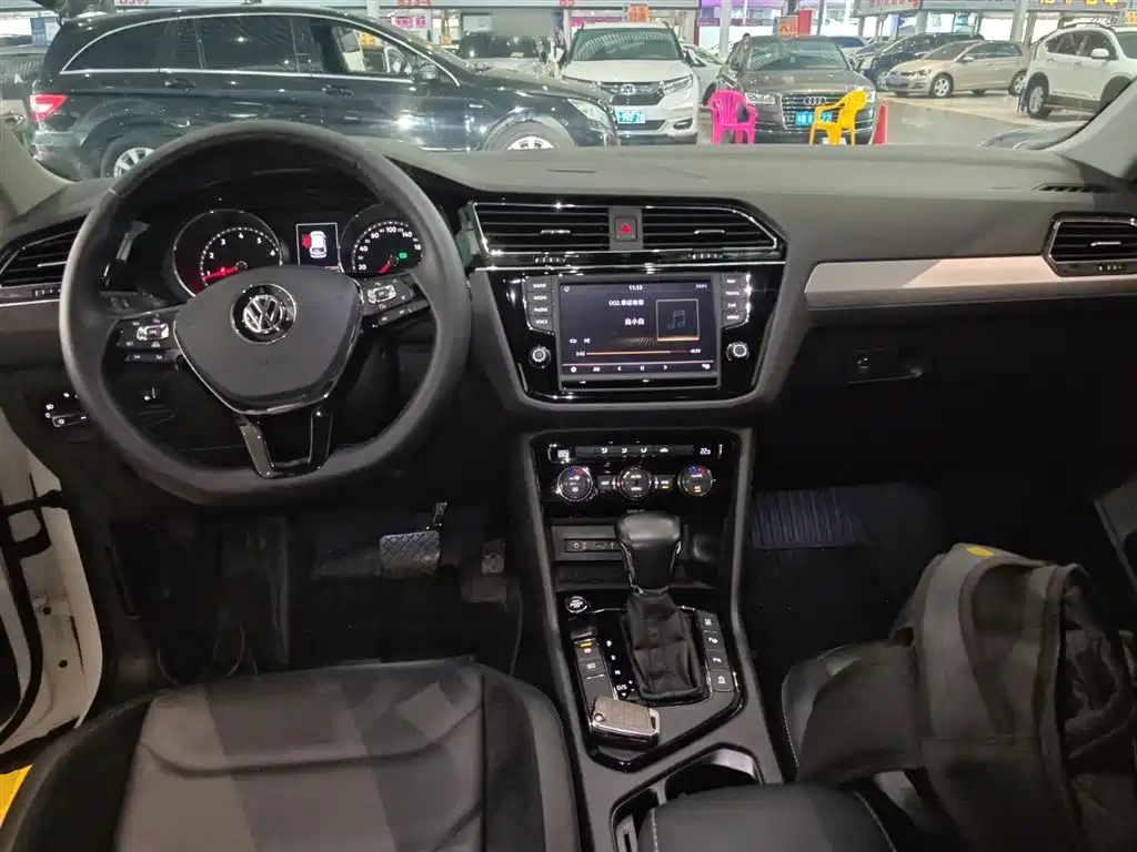 Volkswagen Tiguan L 2018 — фото 10