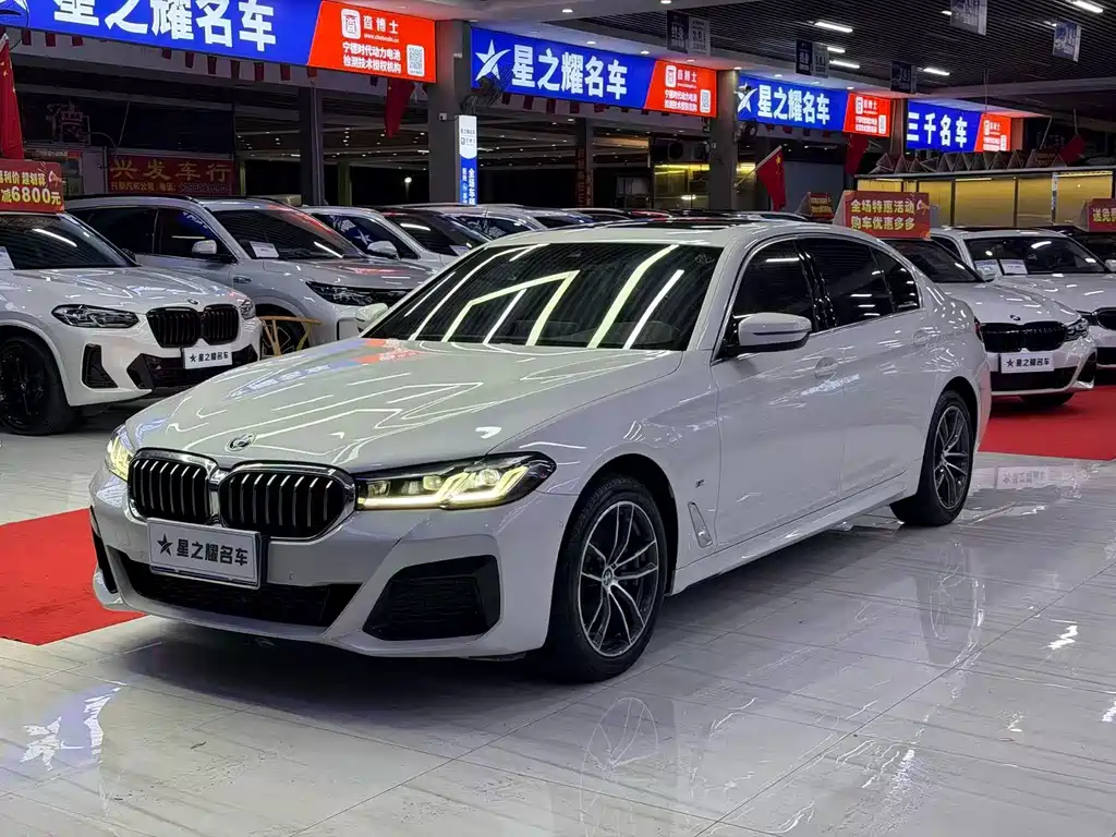 BMW 5 Series 2022 — фото 1