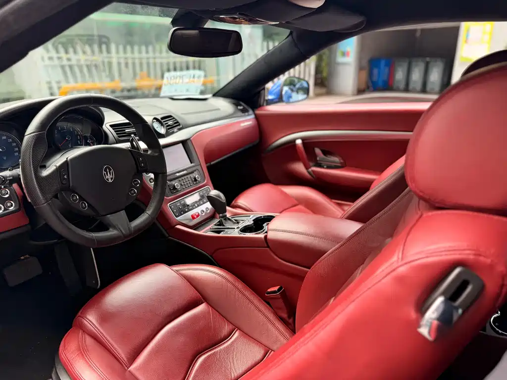 Maserati Granturismo 2015 — фото 18