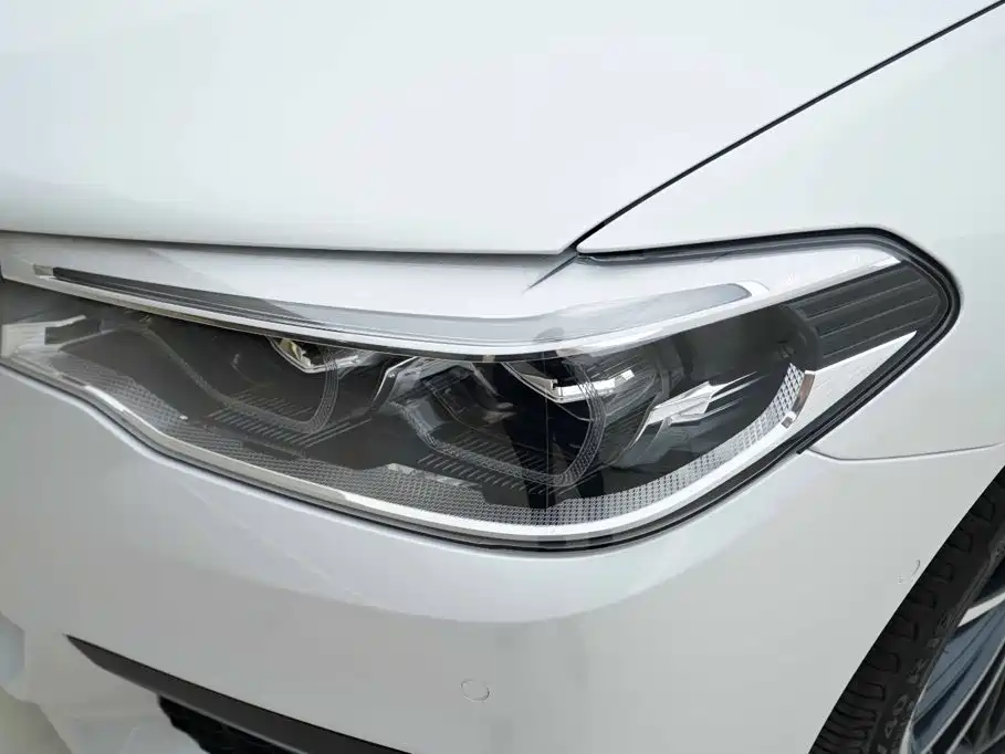 BMW 5 Series 2020 — фото 15