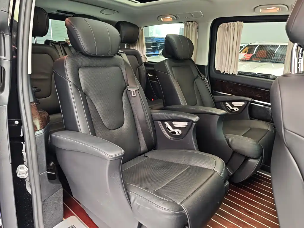 Mercedes-Benz V-Class 2020 — фото 9