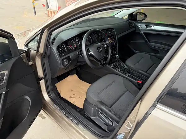 Volkswagen Golf 2020