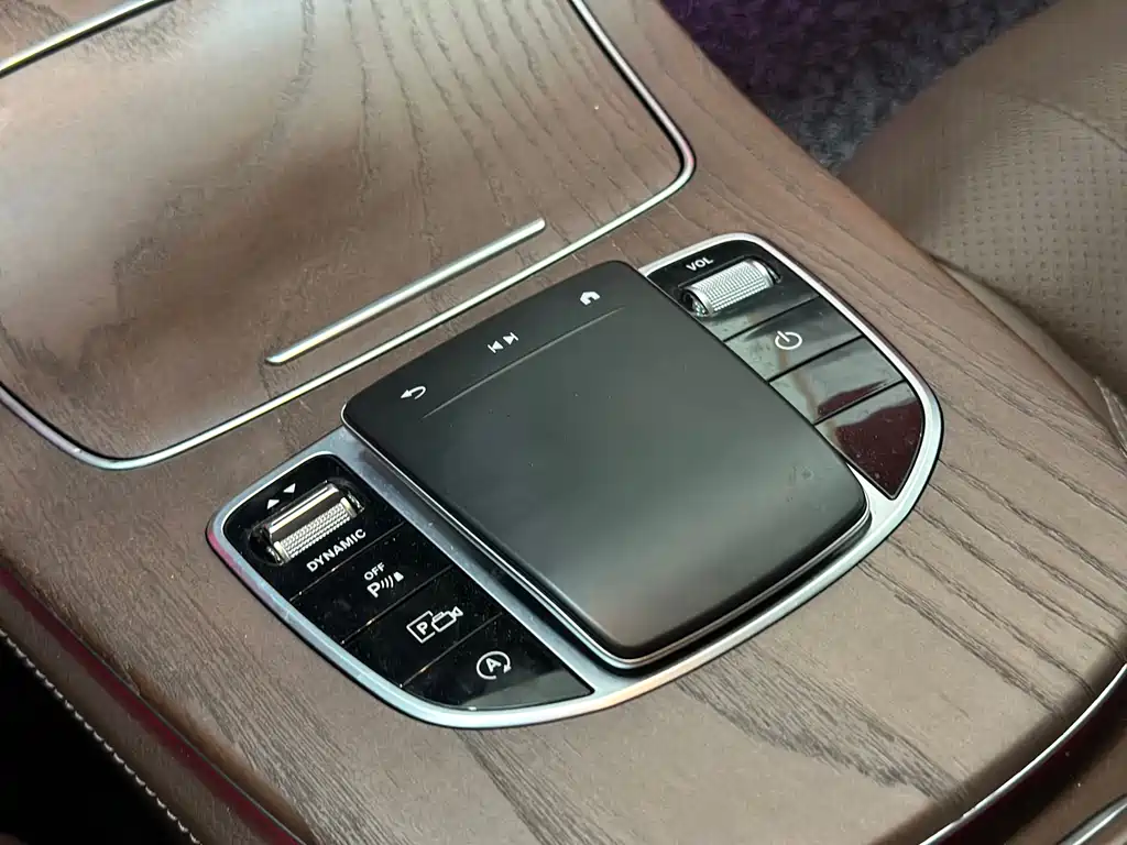 Mercedes-Benz E-Class 2023 — фото 17