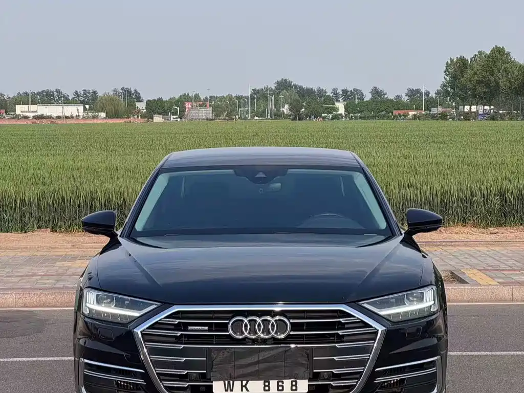 Audi A8 2021 — фото 1