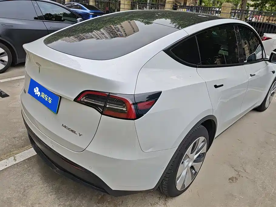 Tesla Model Y 2021