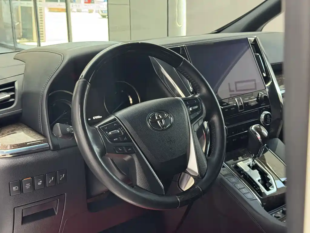 Toyota Vellfire 2021 — фото 9